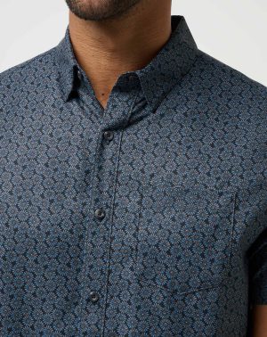Techwoven Country Mile Button-Up