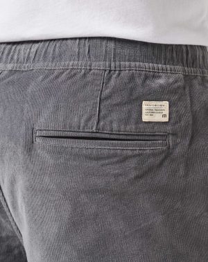 Cuddy Cabin Short 8In