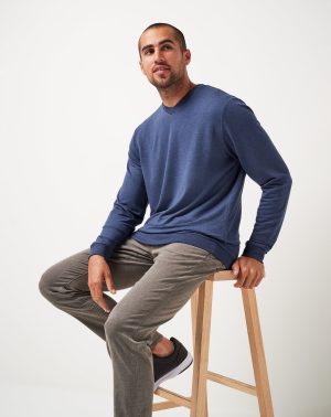 Amenities V-Neck Crew