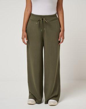 Skyloft Soft Wide Leg Pant