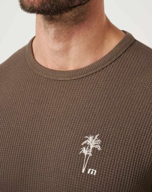 Souvenir Stand Pullover